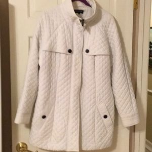 JonesNYSignature White Pea Coat, size XL,lined,Princess seams detailing,buttons